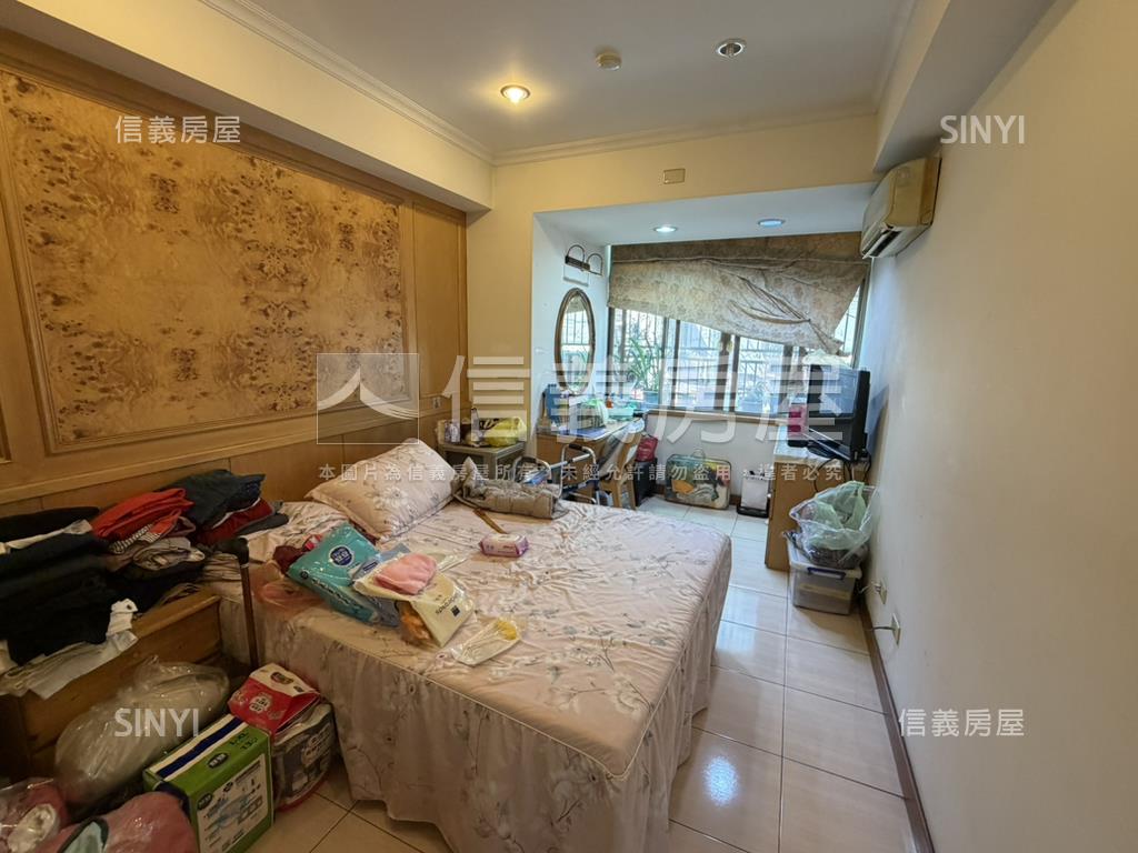 全興路四房電梯平面車位房屋室內格局與周邊環境