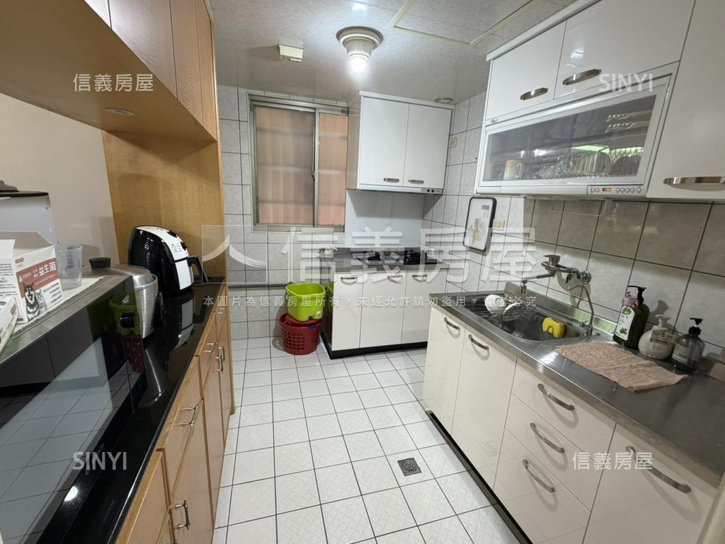 全興路四房電梯平面車位房屋室內格局與周邊環境