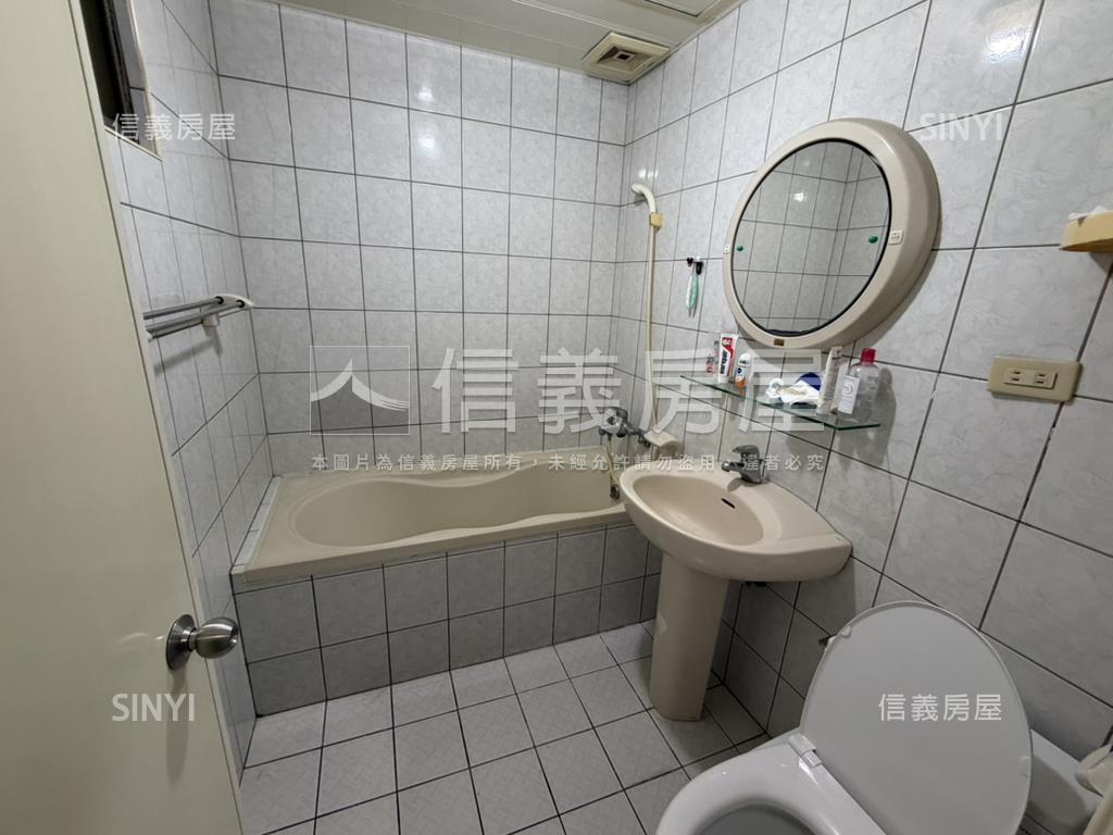 全興路四房電梯平面車位房屋室內格局與周邊環境