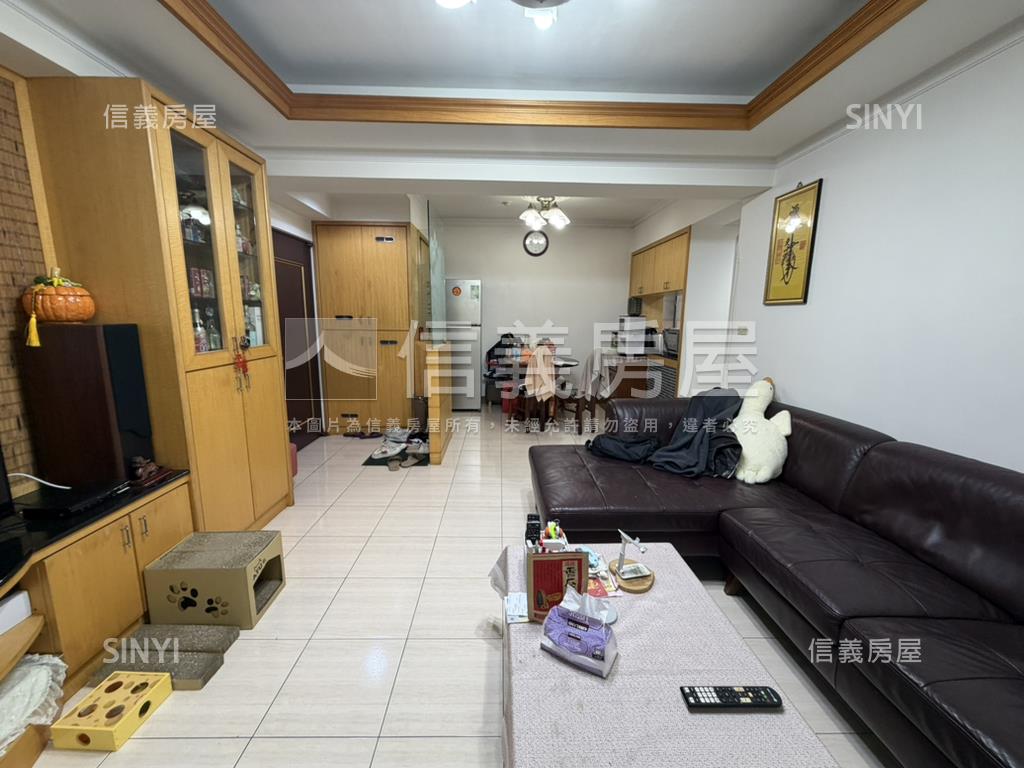 全興路四房電梯平面車位房屋室內格局與周邊環境