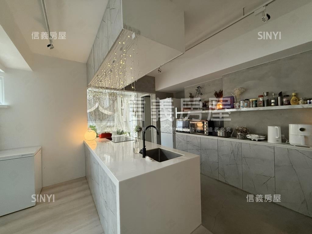 邊間電梯三房帶裝潢房屋室內格局與周邊環境