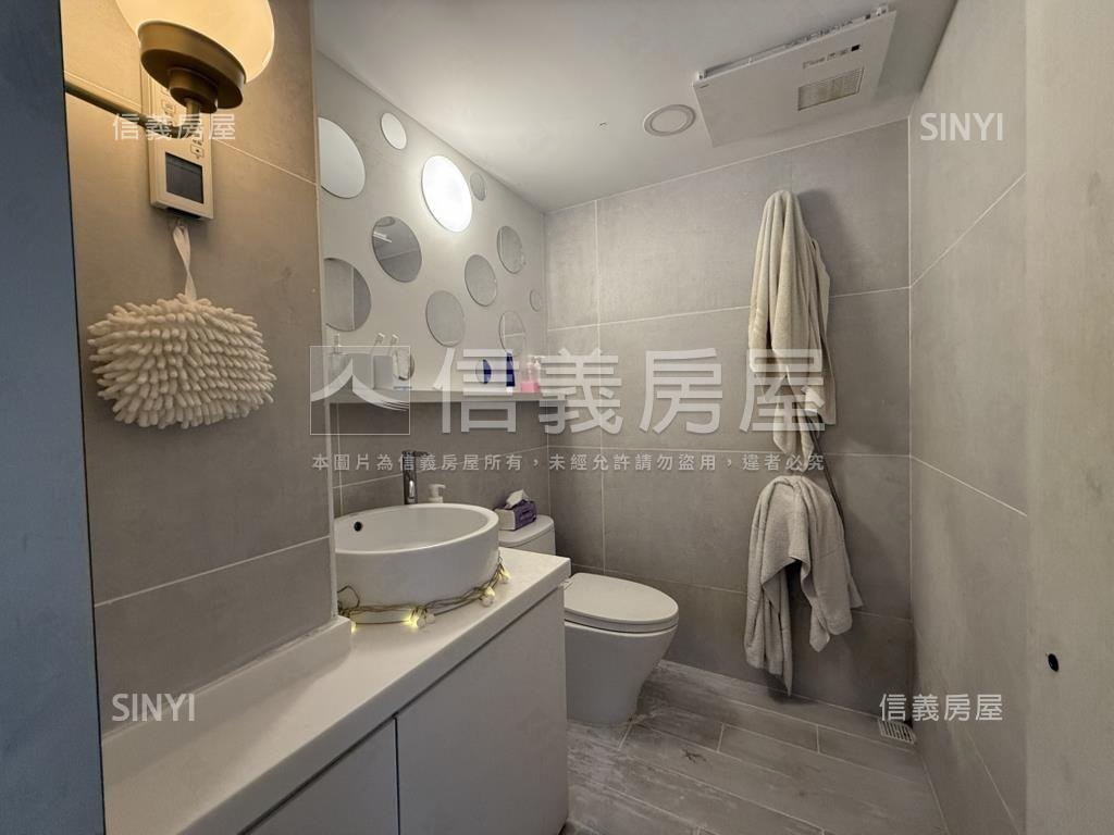邊間電梯三房帶裝潢房屋室內格局與周邊環境