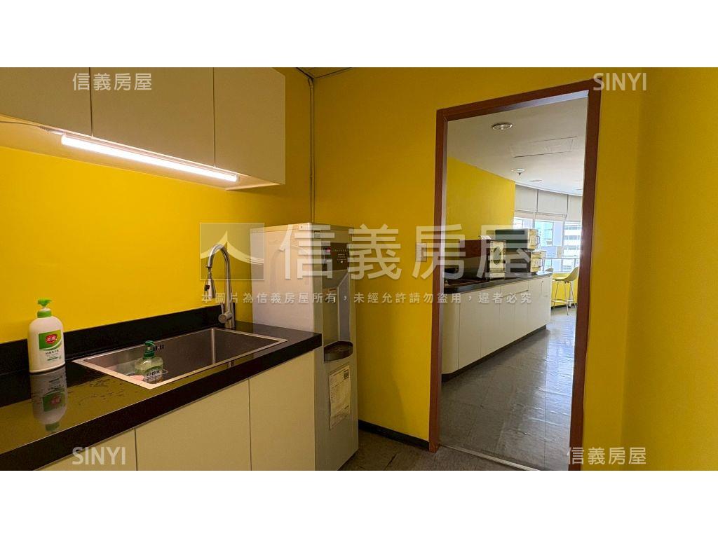 南軟一期辦公帶裝潢房屋室內格局與周邊環境
