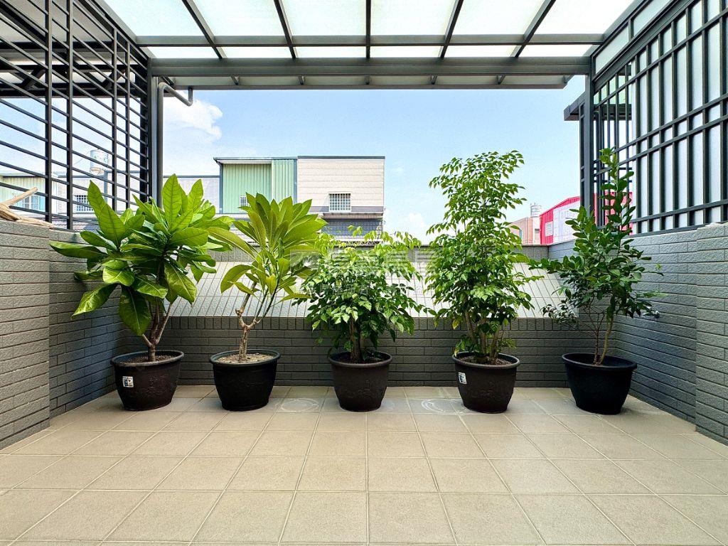 奢華裝潢正街車墅透天房屋室內格局與周邊環境