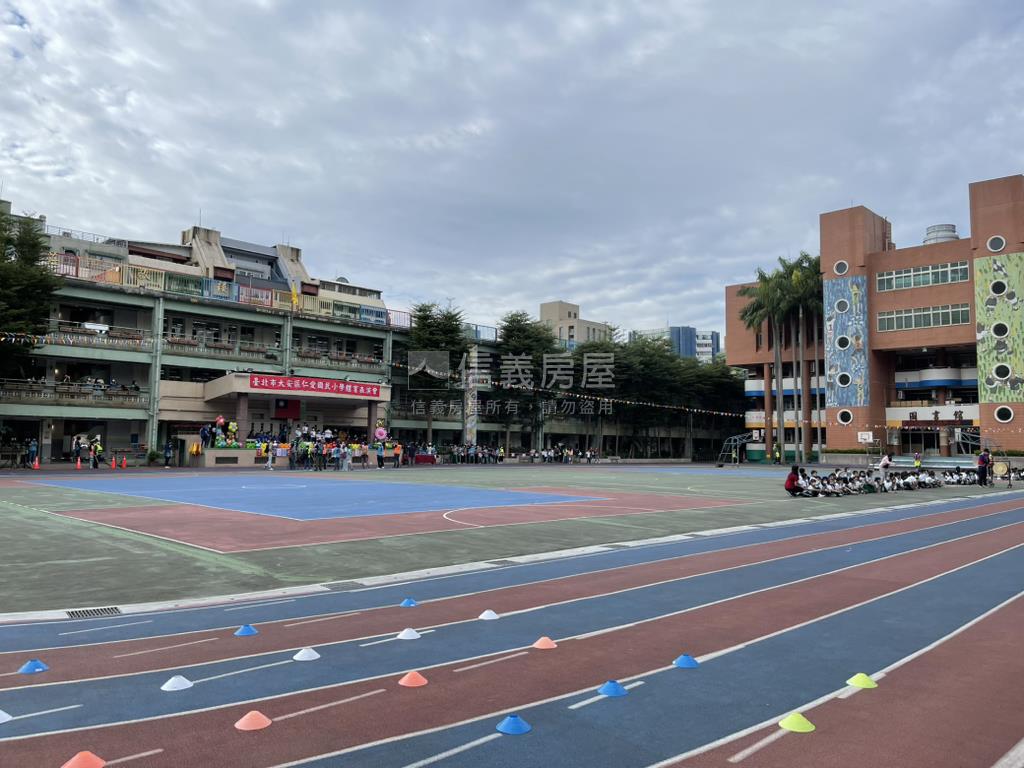 敦南安和電梯三房房屋室內格局與周邊環境