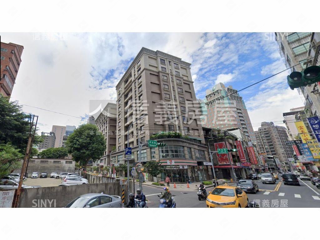 統領百貨旁雙層大面寬店面房屋室內格局與周邊環境