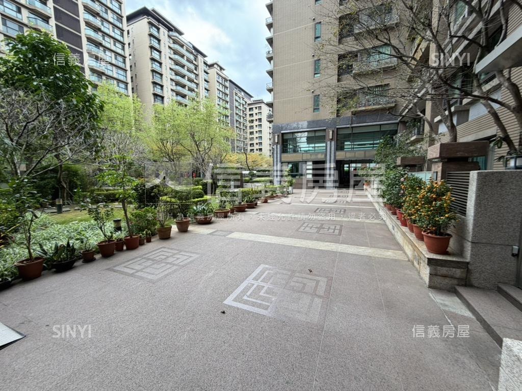 未來捷運巴黎香榭四房房屋室內格局與周邊環境