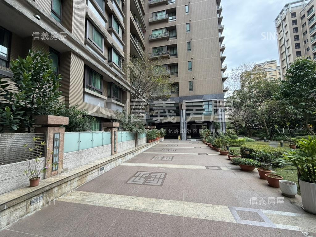 未來捷運巴黎香榭四房房屋室內格局與周邊環境