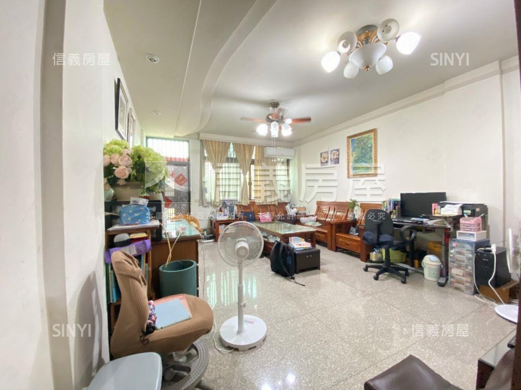 臨路四房美透天，近德芳路房屋室內格局與周邊環境