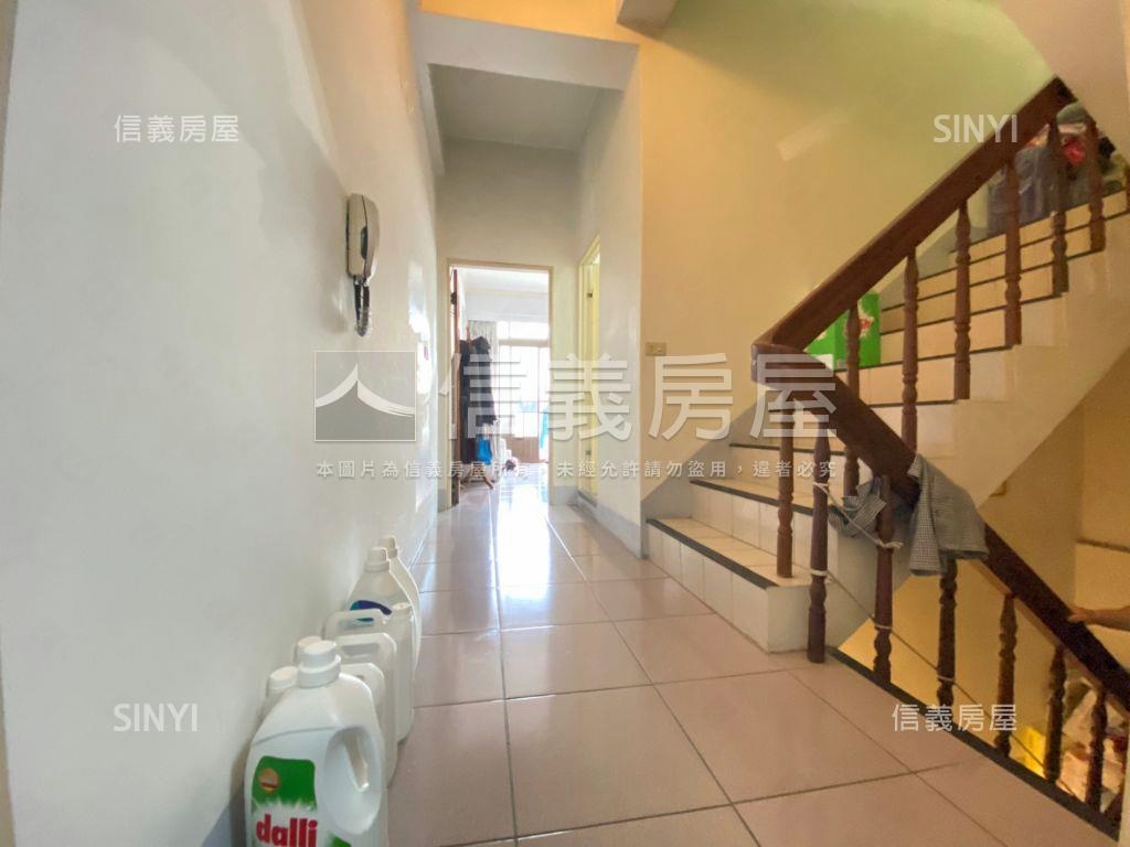 臨路四房美透天，近德芳路房屋室內格局與周邊環境