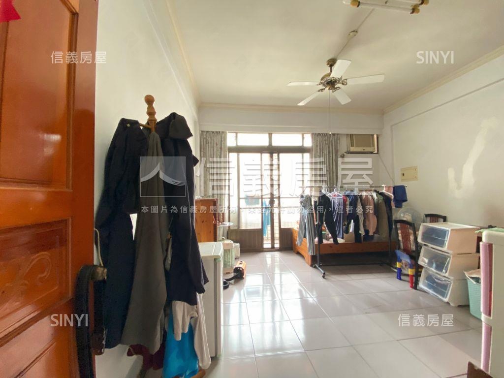 臨路四房美透天，近德芳路房屋室內格局與周邊環境