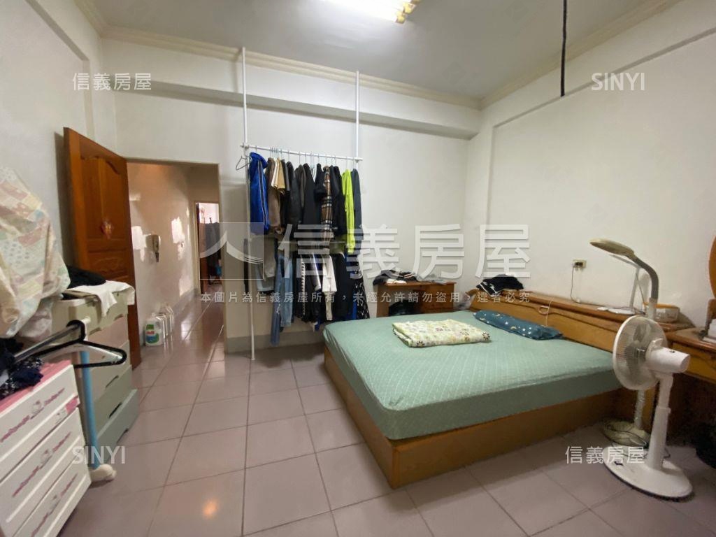 臨路四房美透天，近德芳路房屋室內格局與周邊環境