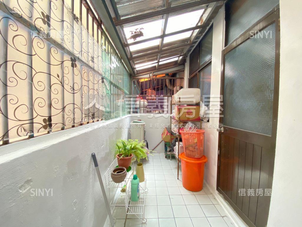 臨路四房美透天，近德芳路房屋室內格局與周邊環境