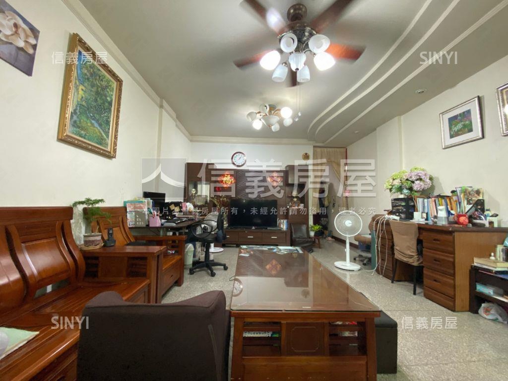 臨路四房美透天，近德芳路房屋室內格局與周邊環境