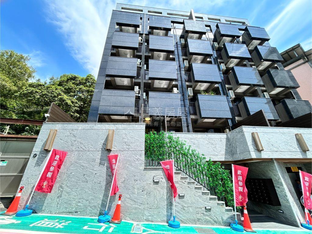 精品美妝．高樓露臺房屋室內格局與周邊環境