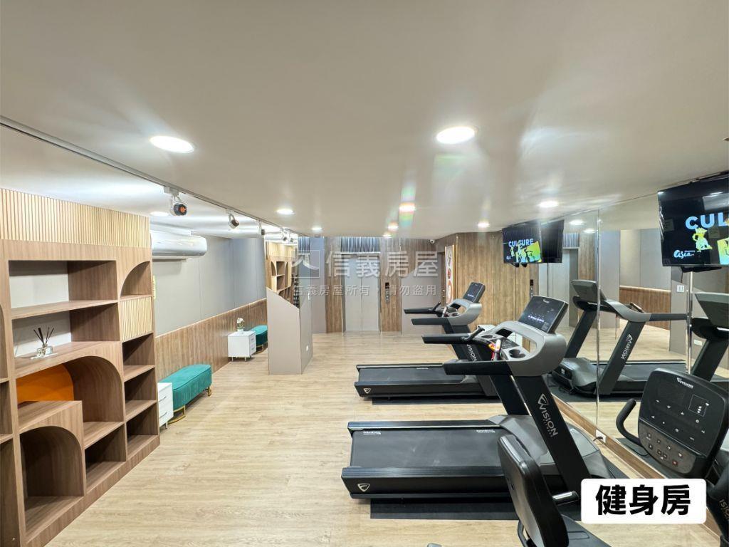 精品美妝．高樓露臺房屋室內格局與周邊環境