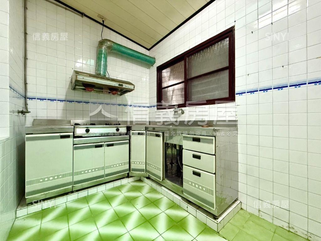 東區傳統孝親透天房屋室內格局與周邊環境