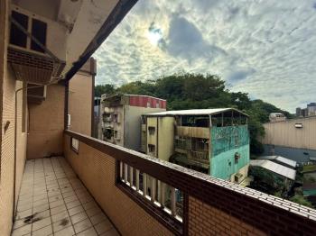 近基隆女中邊間美寓