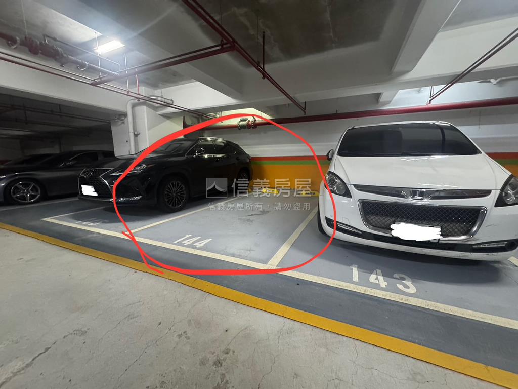 玉上園坡平車位房屋室內格局與周邊環境