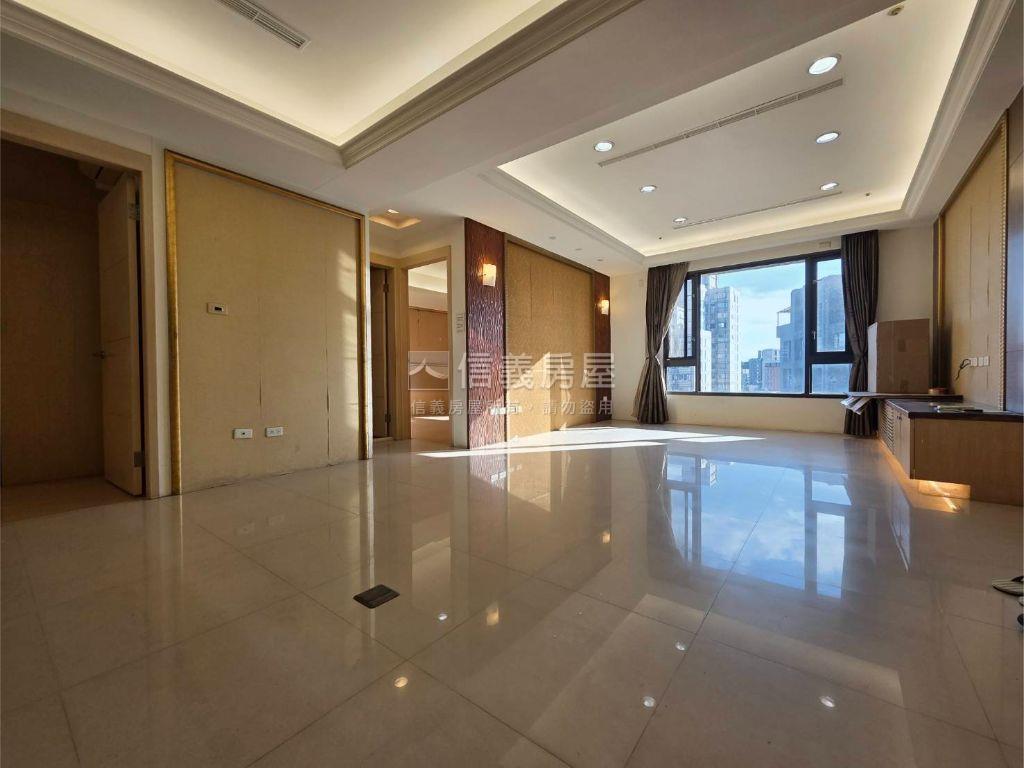 康寧城堡帝王戶。系統開箱房屋室內格局與周邊環境