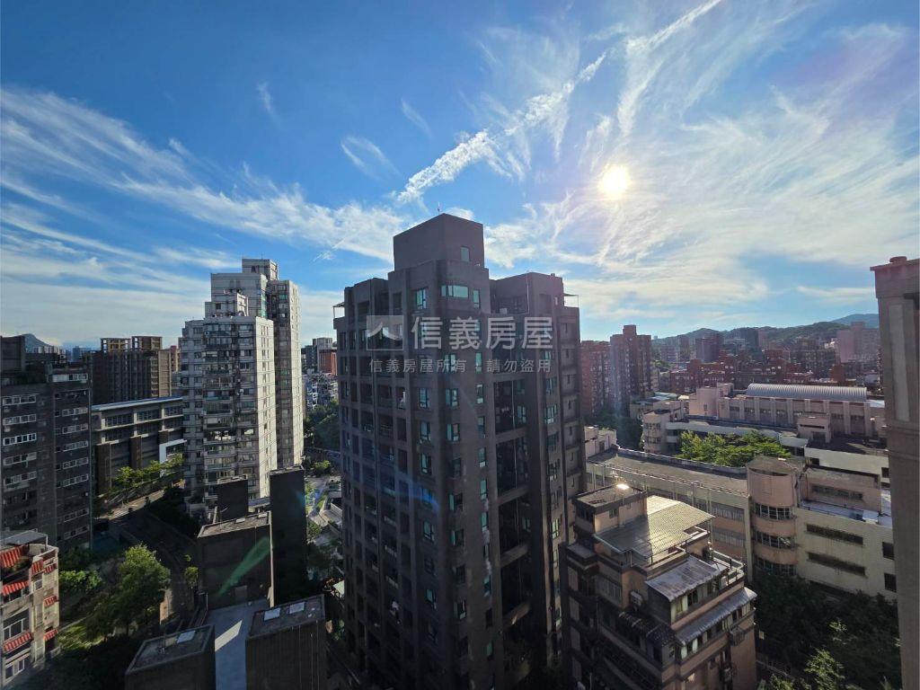 康寧城堡帝王戶。系統開箱房屋室內格局與周邊環境