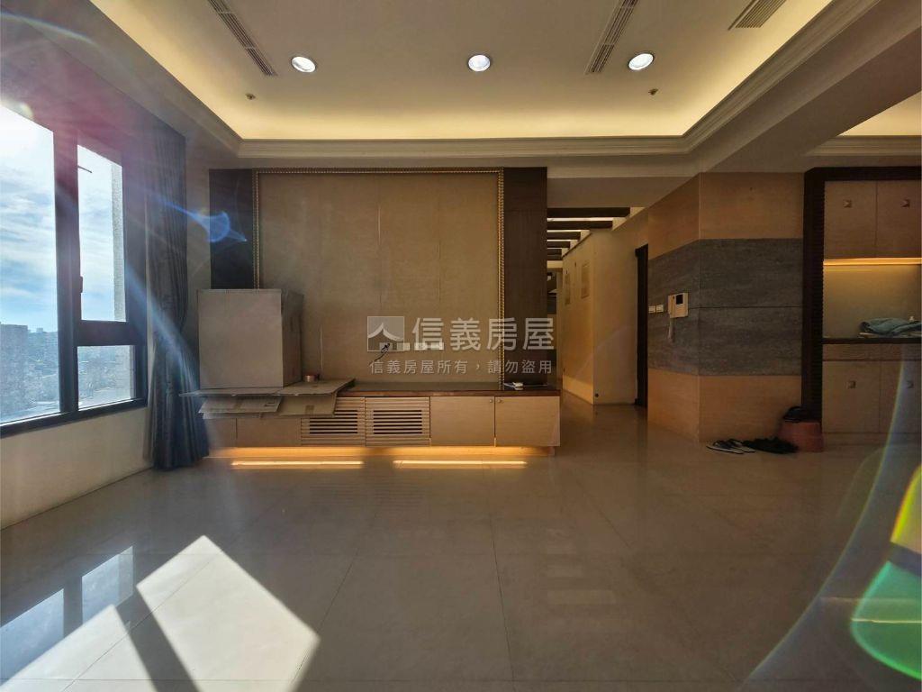 康寧城堡帝王戶。系統開箱房屋室內格局與周邊環境