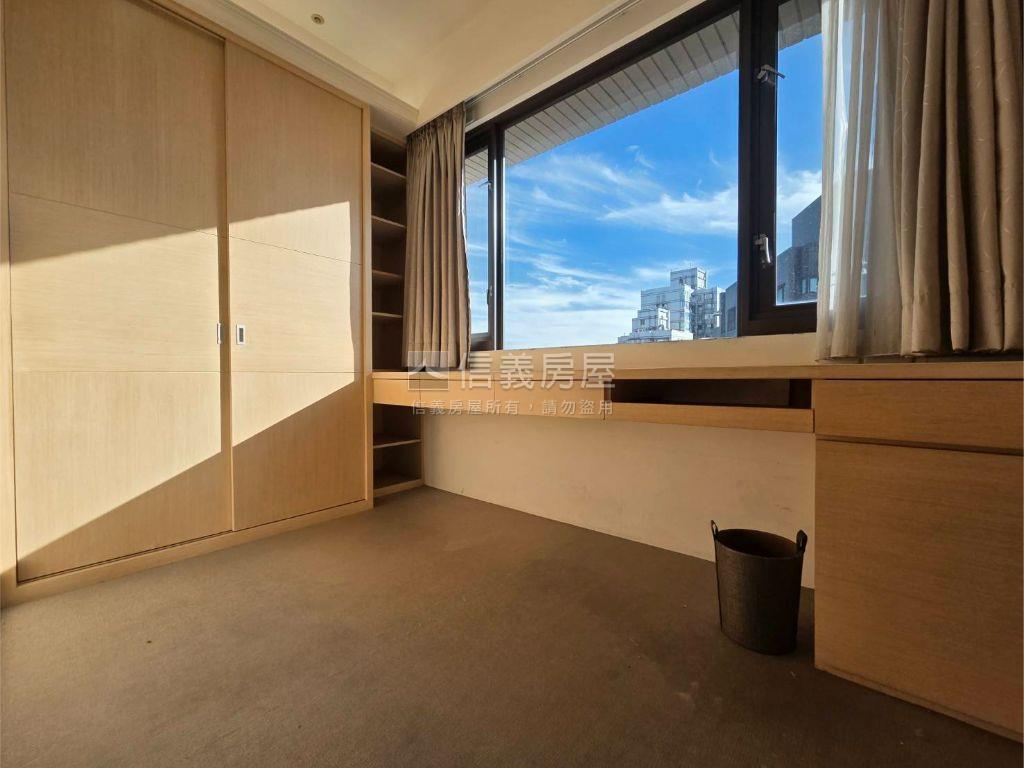 康寧城堡帝王戶。系統開箱房屋室內格局與周邊環境
