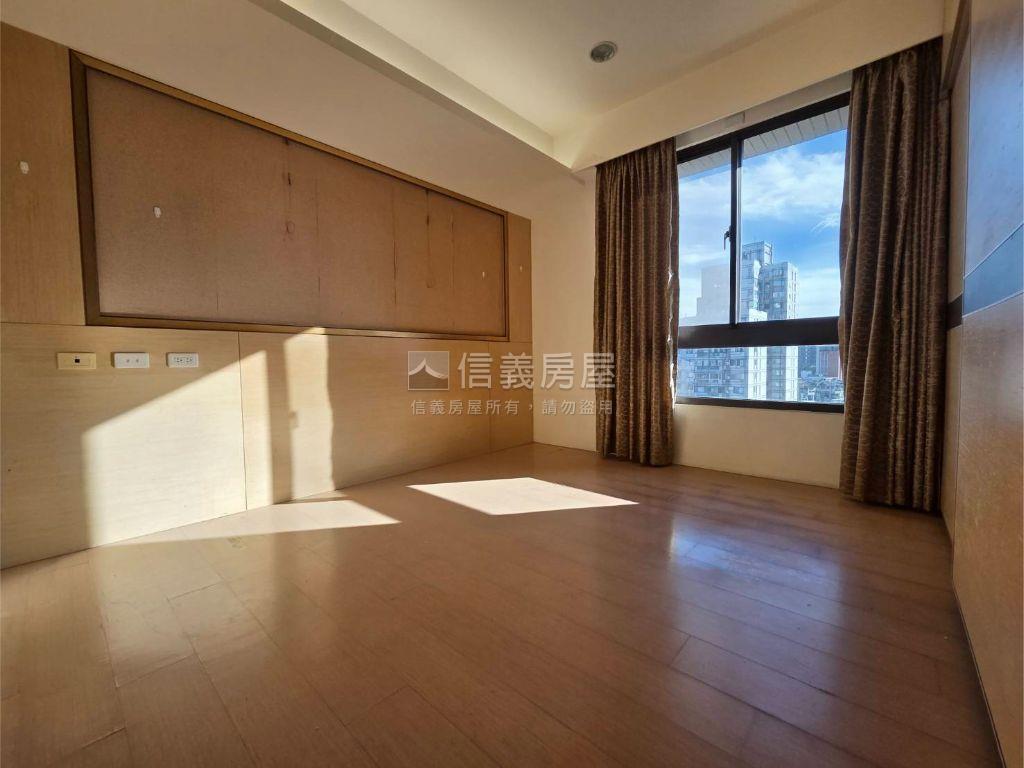 康寧城堡帝王戶。系統開箱房屋室內格局與周邊環境