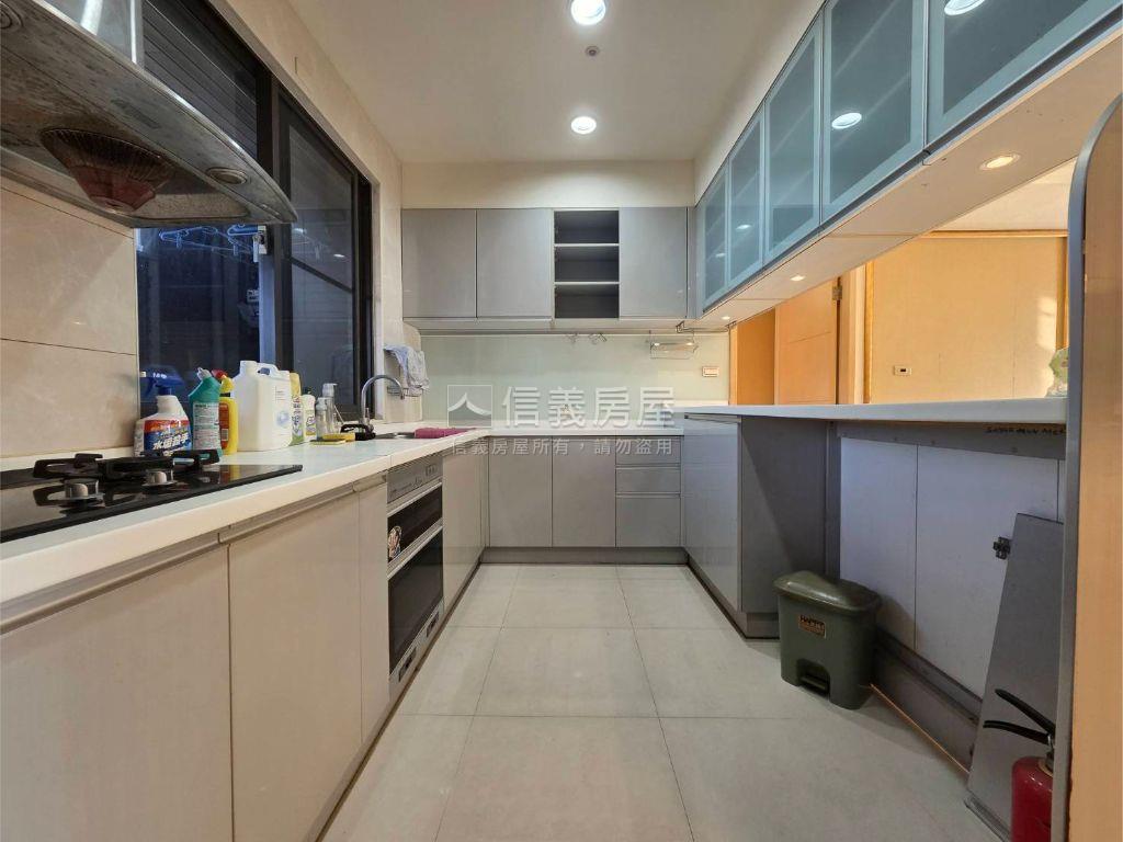 康寧城堡帝王戶。系統開箱房屋室內格局與周邊環境