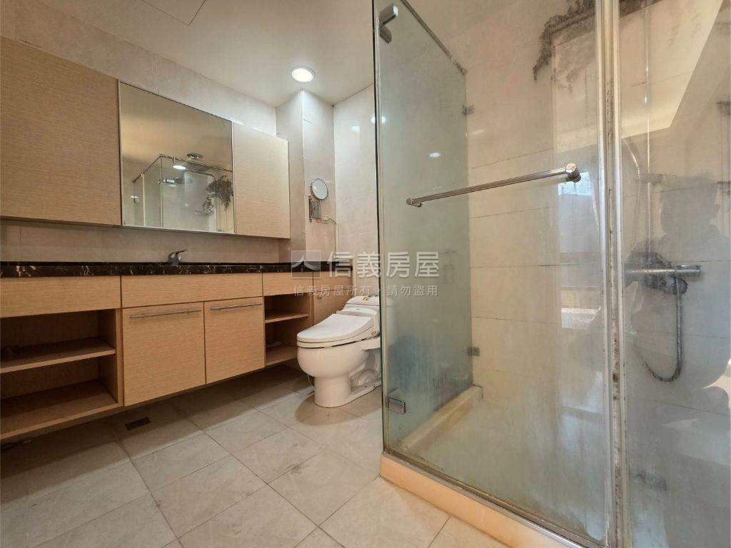 康寧城堡帝王戶。系統開箱房屋室內格局與周邊環境