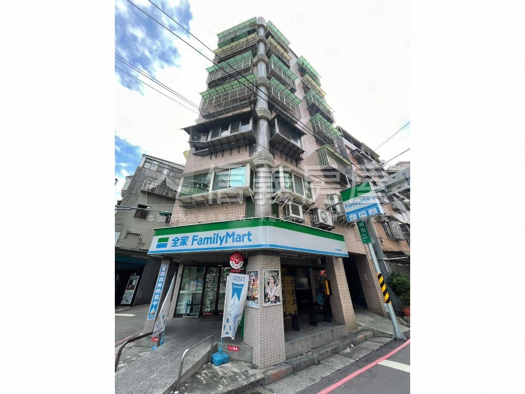 和平公園‧電梯華廈大三房房屋室內格局與周邊環境