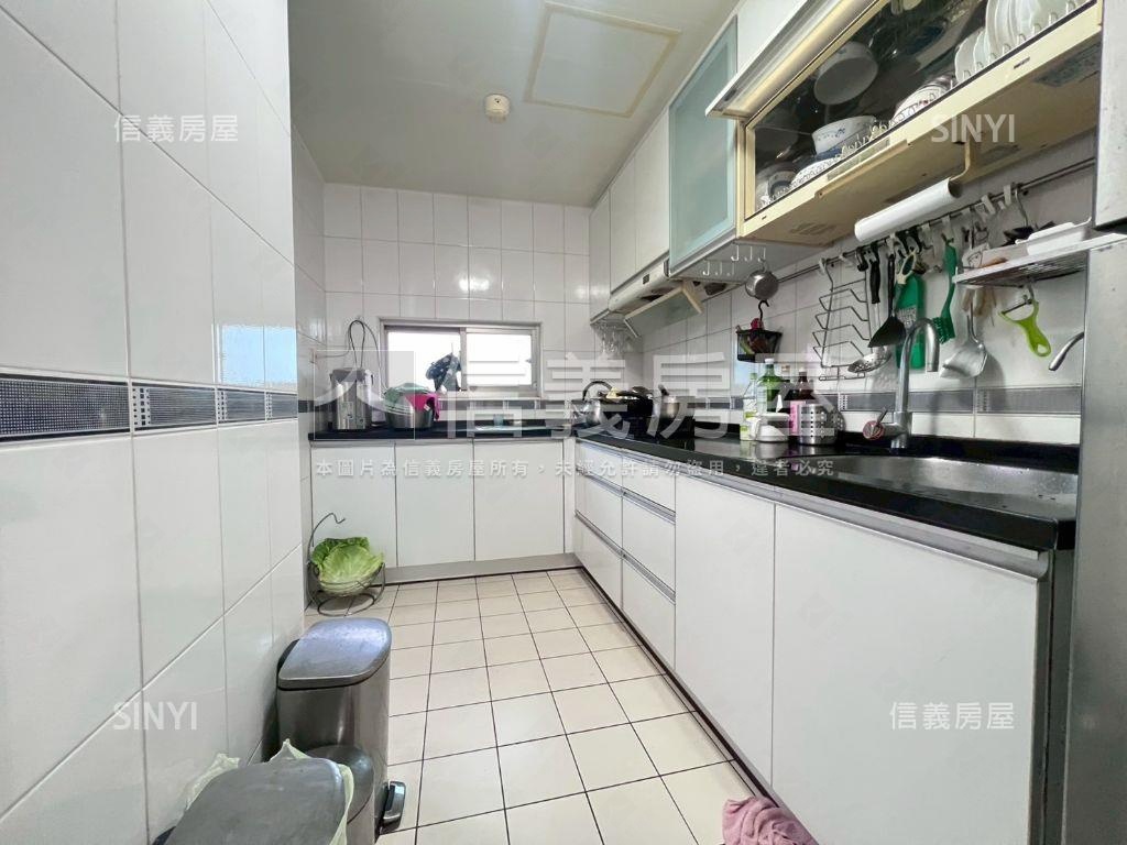 富士稀有４房車位房屋室內格局與周邊環境