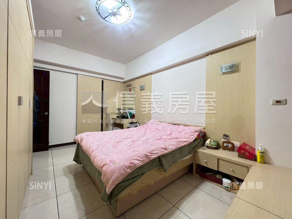 富士稀有４房車位房屋室內格局與周邊環境