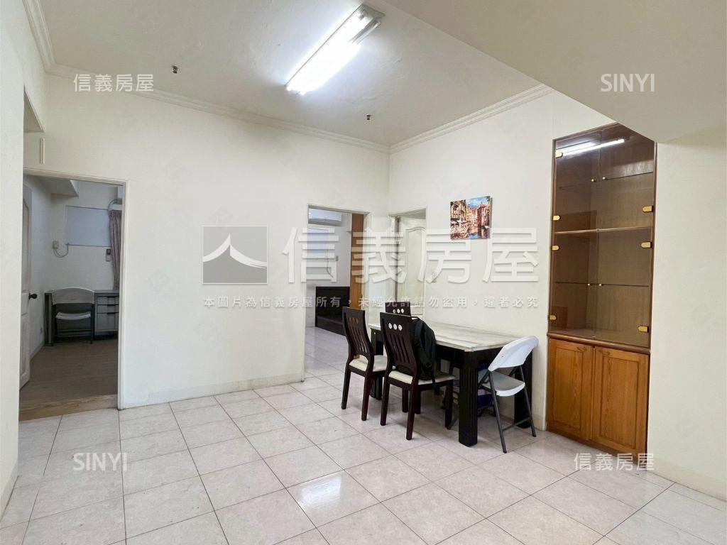 【推薦】高醫景觀四房平車房屋室內格局與周邊環境