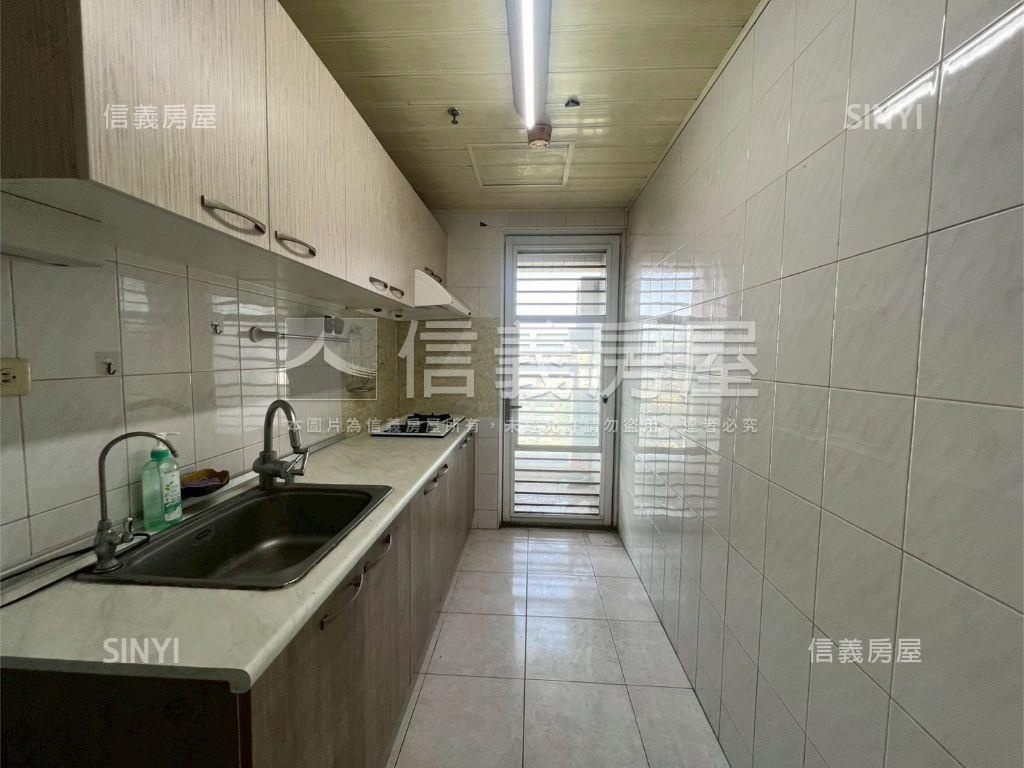 【推薦】高醫景觀四房平車房屋室內格局與周邊環境