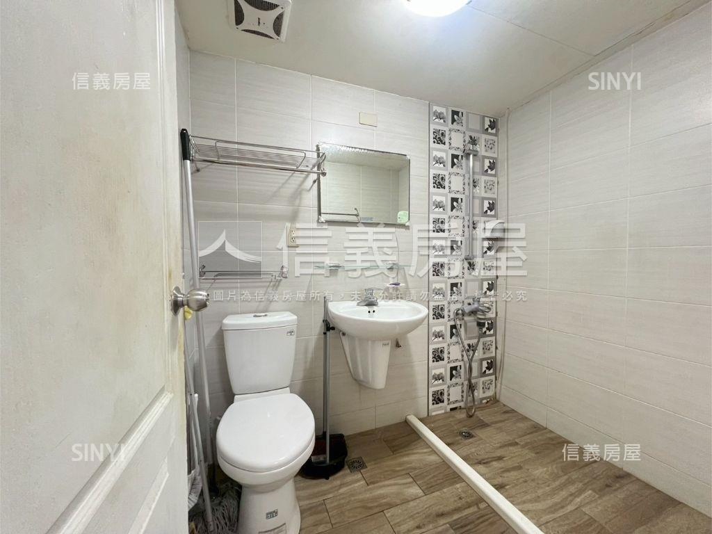 【推薦】高醫景觀四房平車房屋室內格局與周邊環境