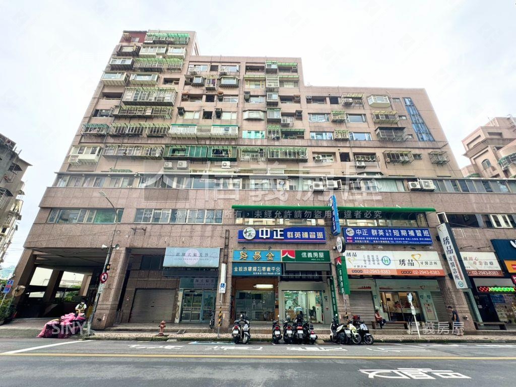 捷運公園Ｂ２坡道平面車位房屋室內格局與周邊環境