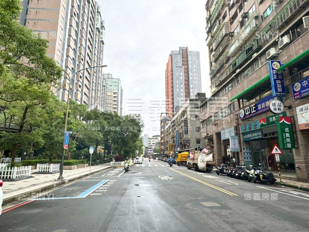 捷運公園Ｂ２坡道平面車位房屋室內格局與周邊環境