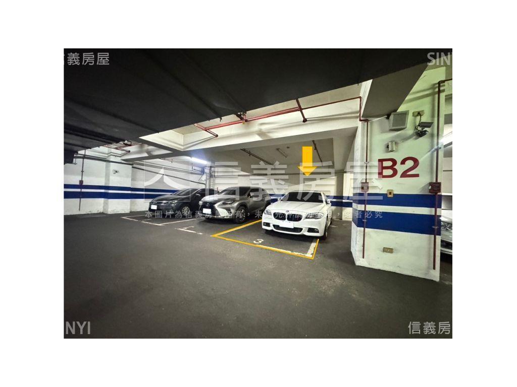 ＳＯＧＯ百貨旁套房平面車房屋室內格局與周邊環境