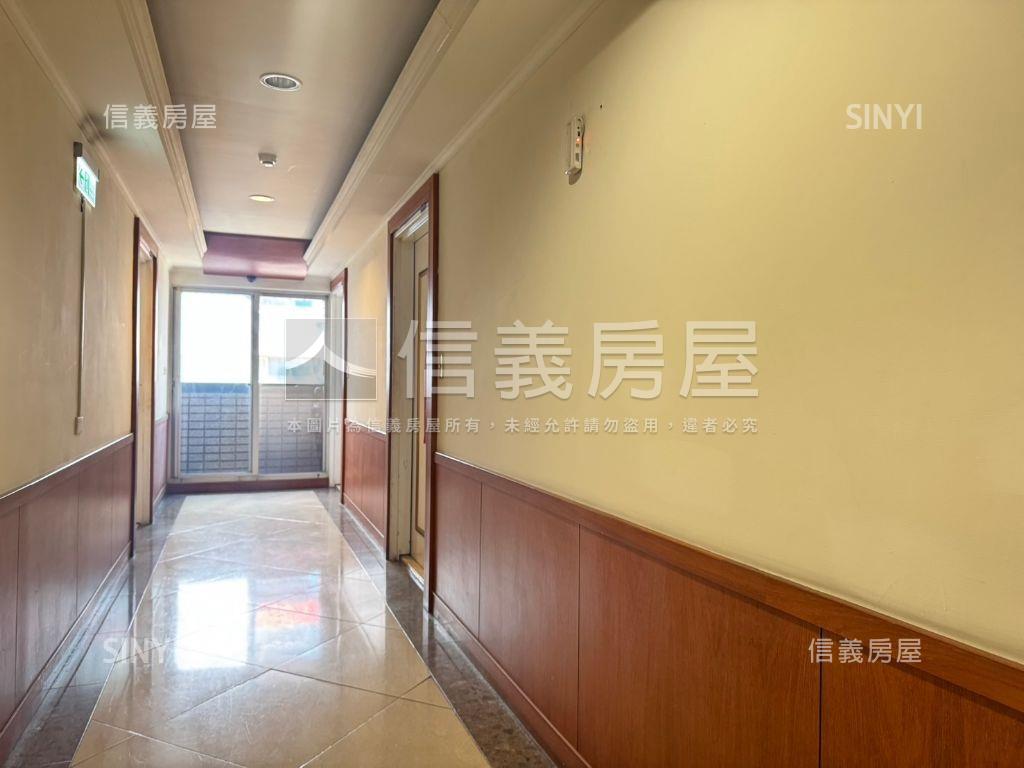 ＳＯＧＯ百貨旁套房平面車房屋室內格局與周邊環境