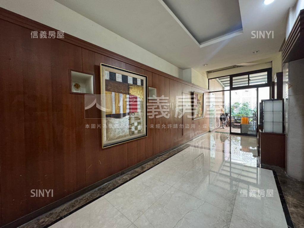 ＳＯＧＯ百貨旁套房平面車房屋室內格局與周邊環境