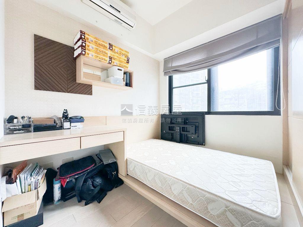 泰郡悅讀風情２房車位房屋室內格局與周邊環境