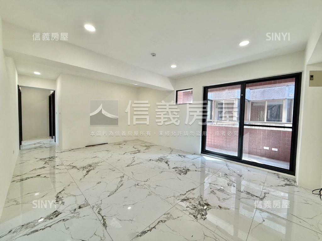 近捷運川普皇家三房車位Ａ房屋室內格局與周邊環境