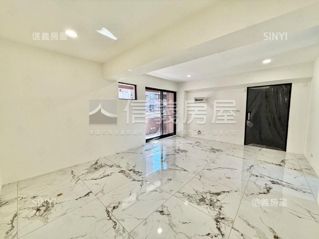 近捷運川普皇家三房車位Ａ房屋室內格局與周邊環境