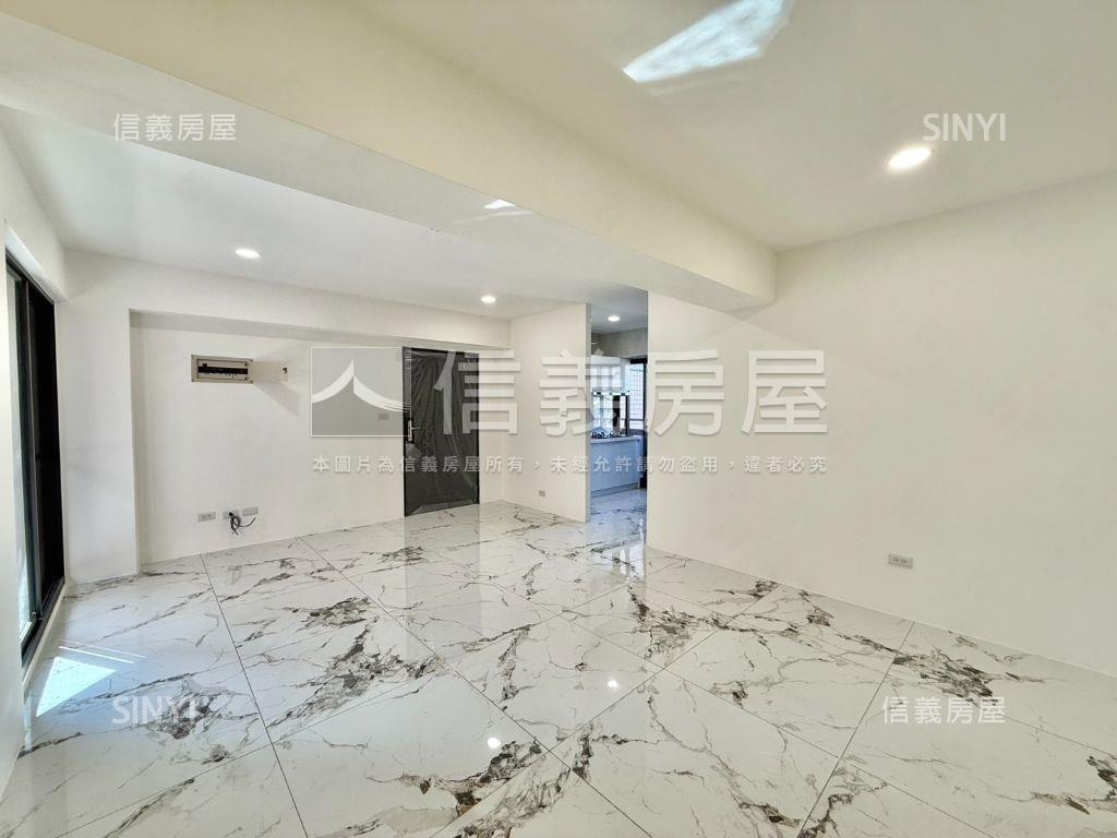 近捷運川普皇家三房車位Ａ房屋室內格局與周邊環境