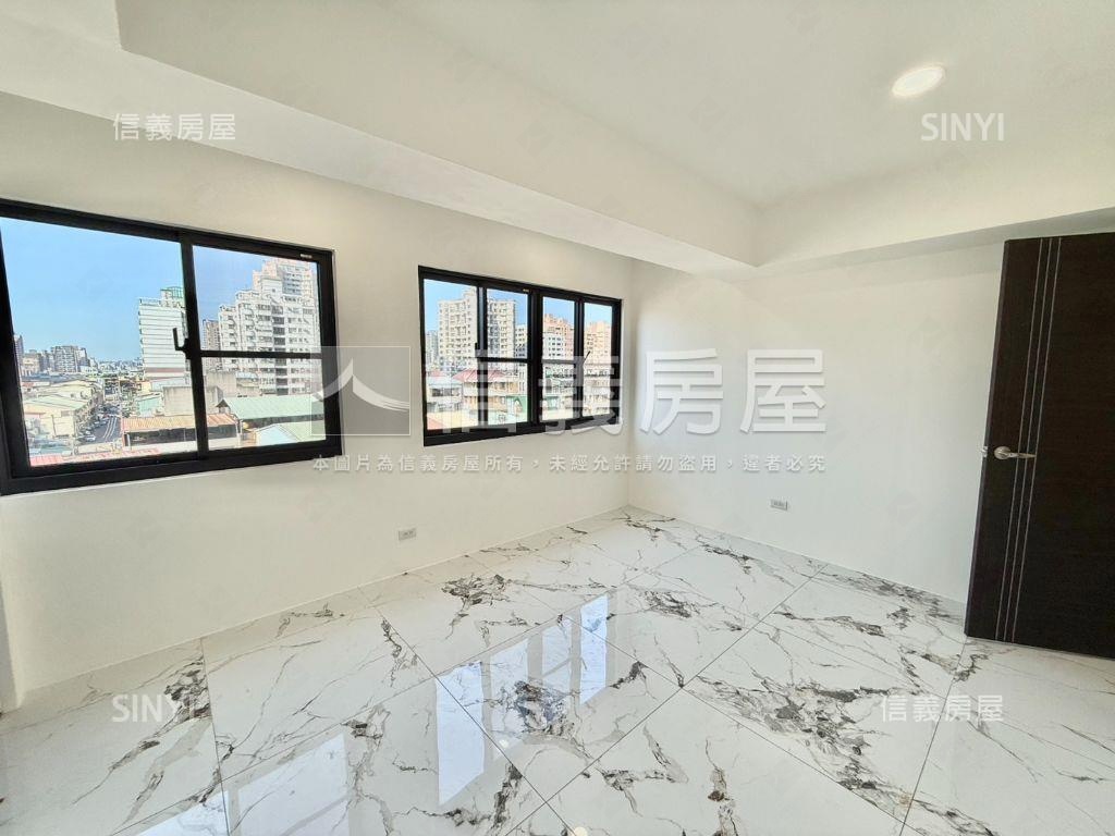 近捷運川普皇家三房車位Ａ房屋室內格局與周邊環境