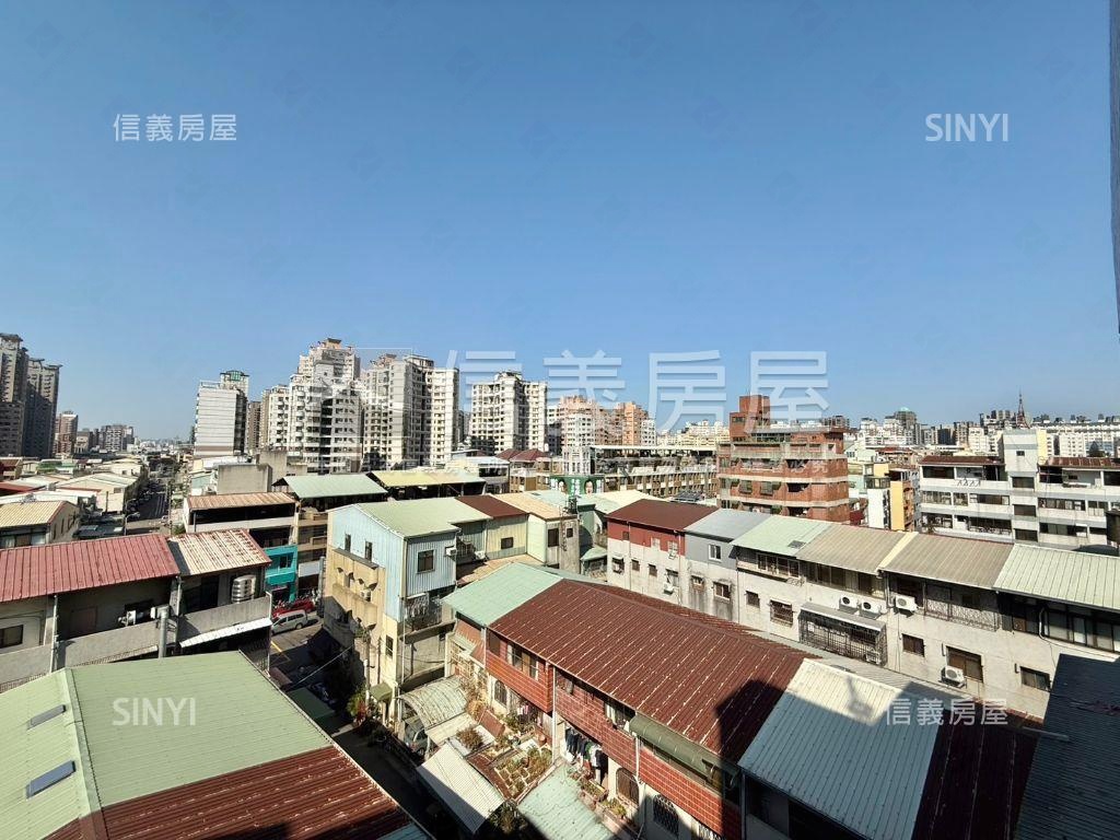 近捷運川普皇家三房車位Ａ房屋室內格局與周邊環境