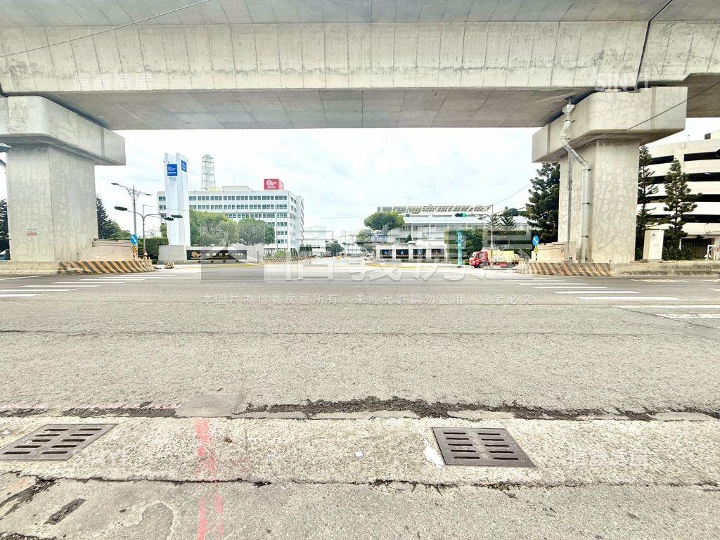 仁武臨路生意透天房屋室內格局與周邊環境