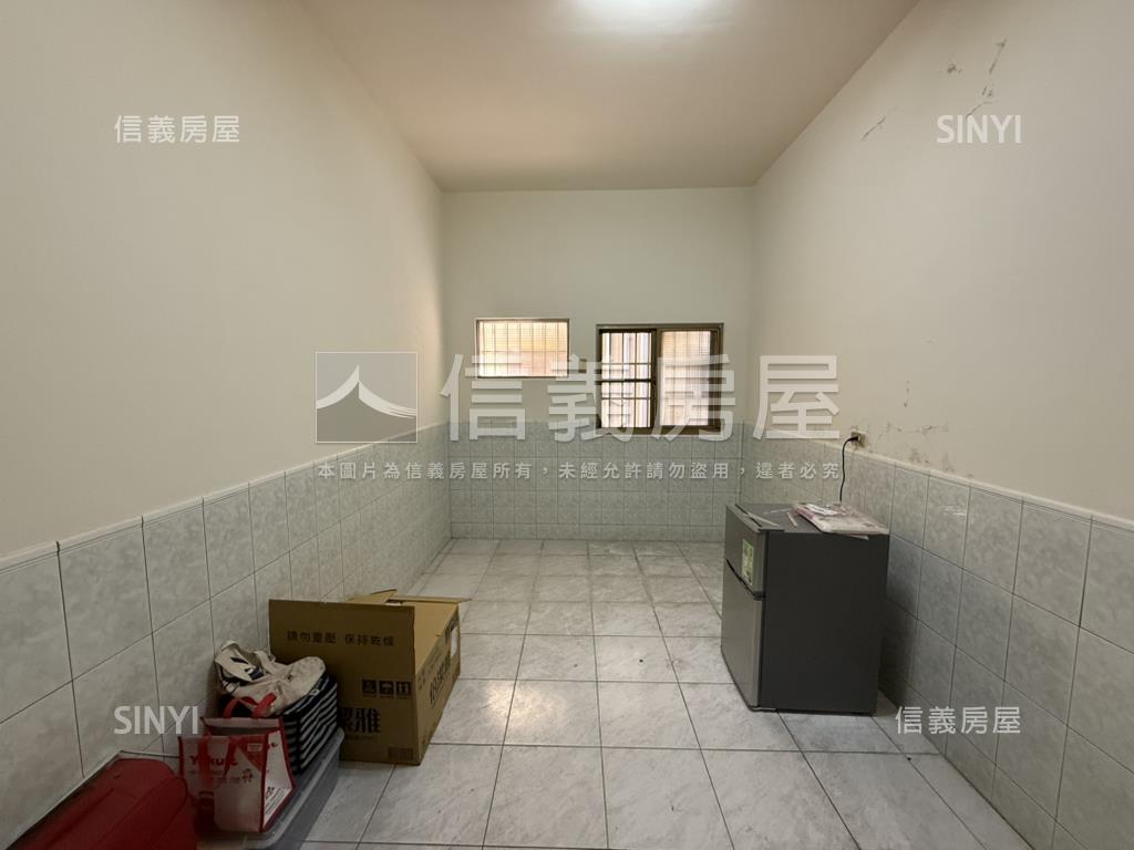 五甲商圈正街精美透天房屋室內格局與周邊環境
