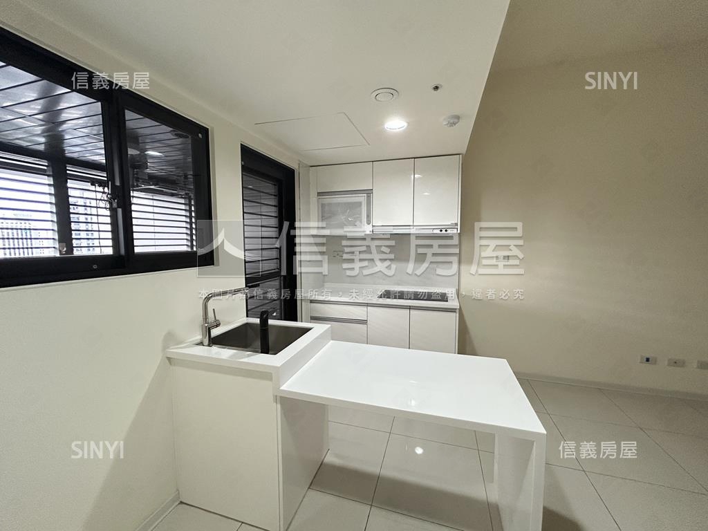 近惠文市政１號院三房平車房屋室內格局與周邊環境
